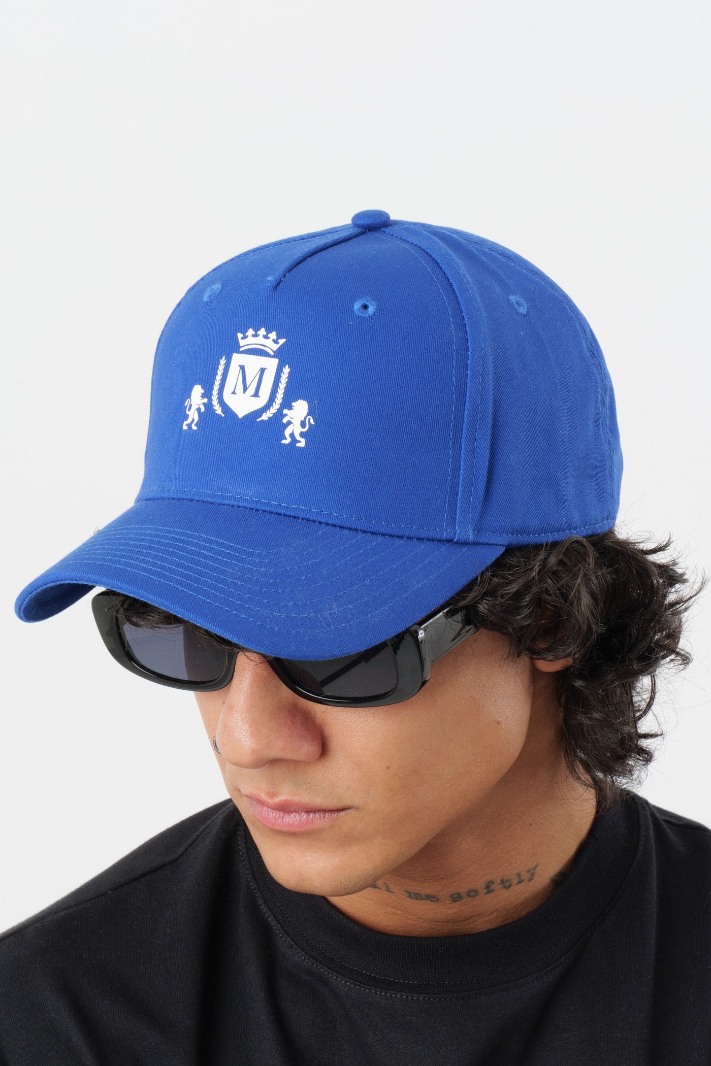 Gorra Royal con Logo Blanco