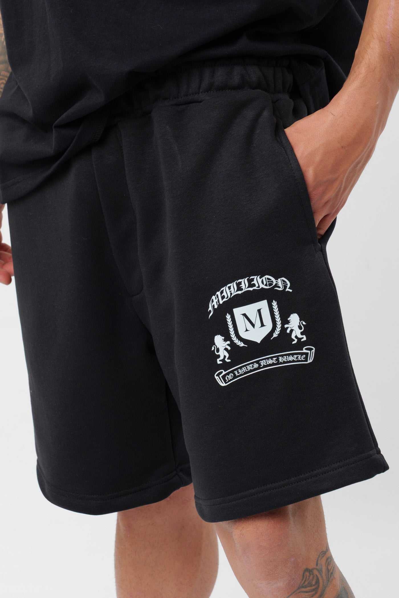Short Monarch Negro