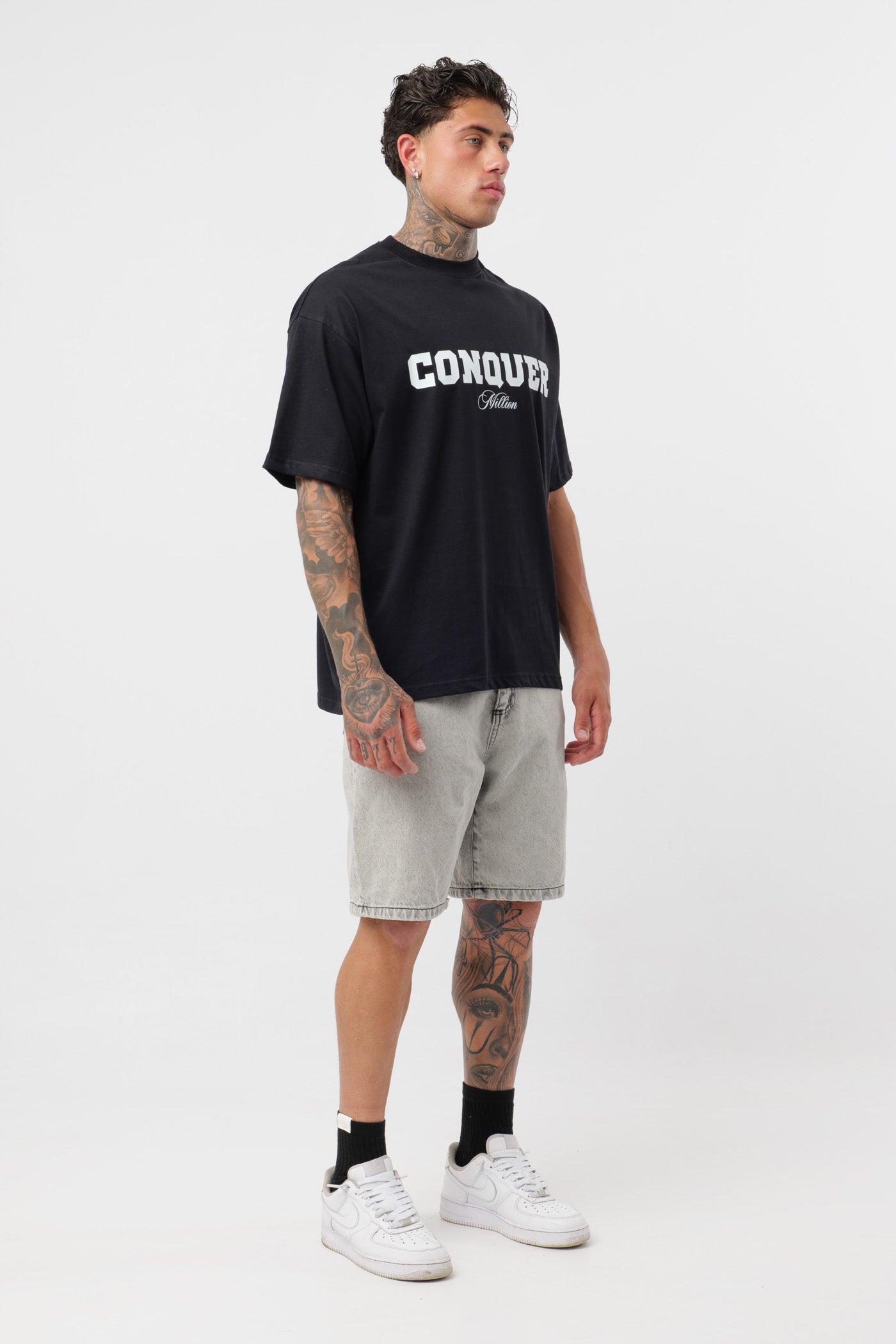 Camiseta Conquer Negra