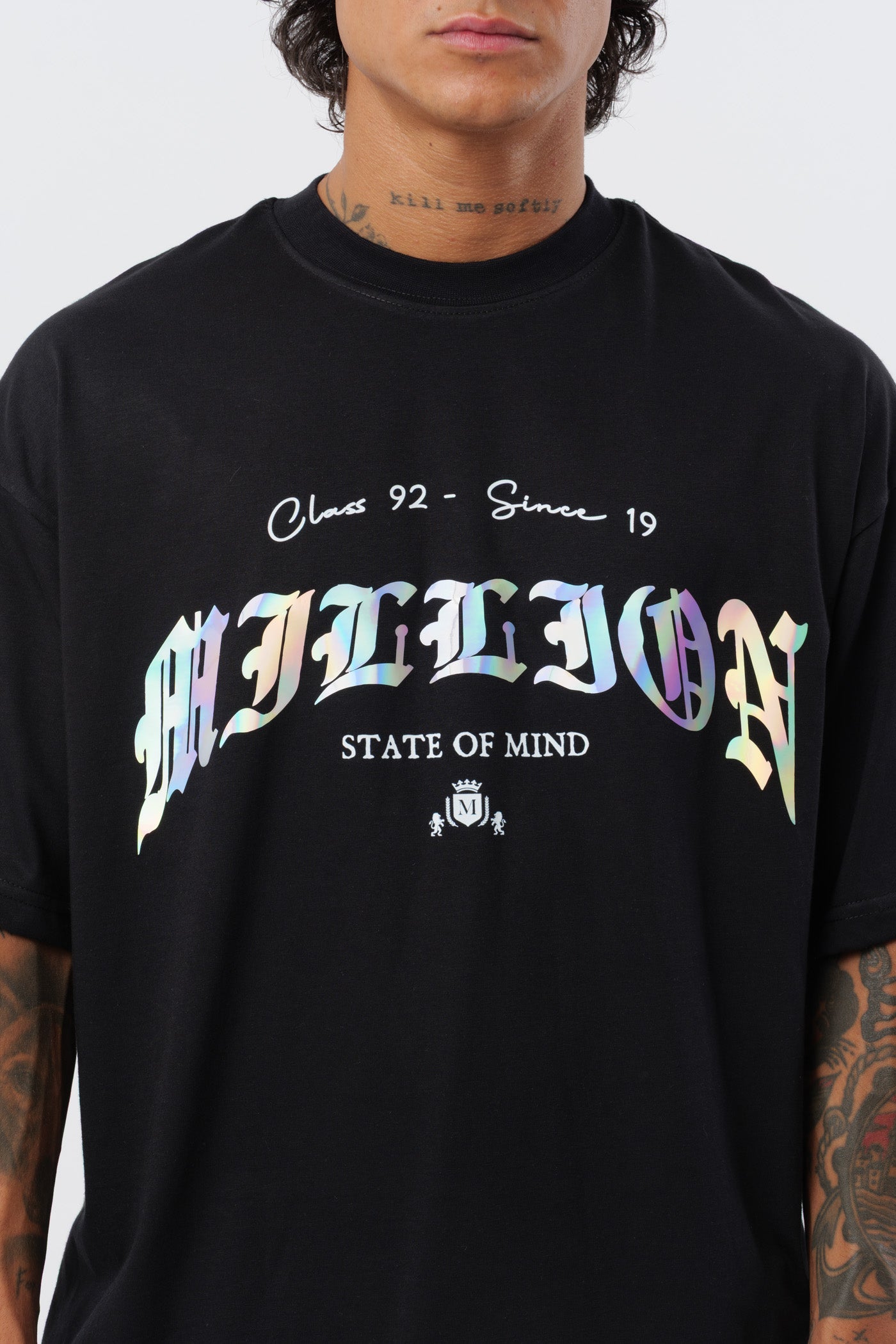 Camiseta negra holográfica