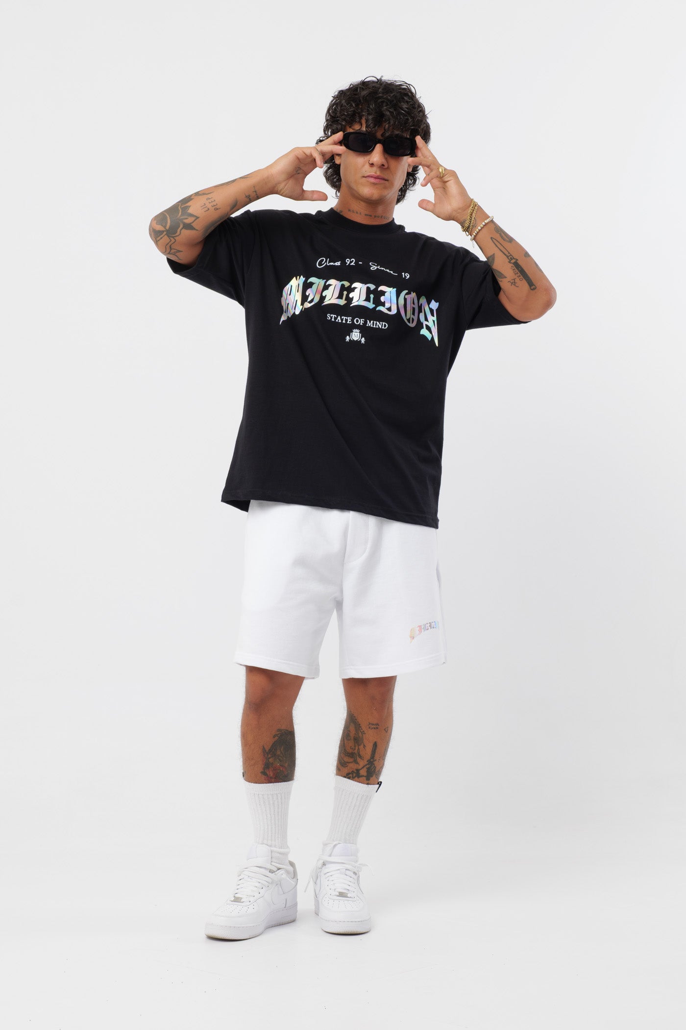 Camiseta negra holográfica