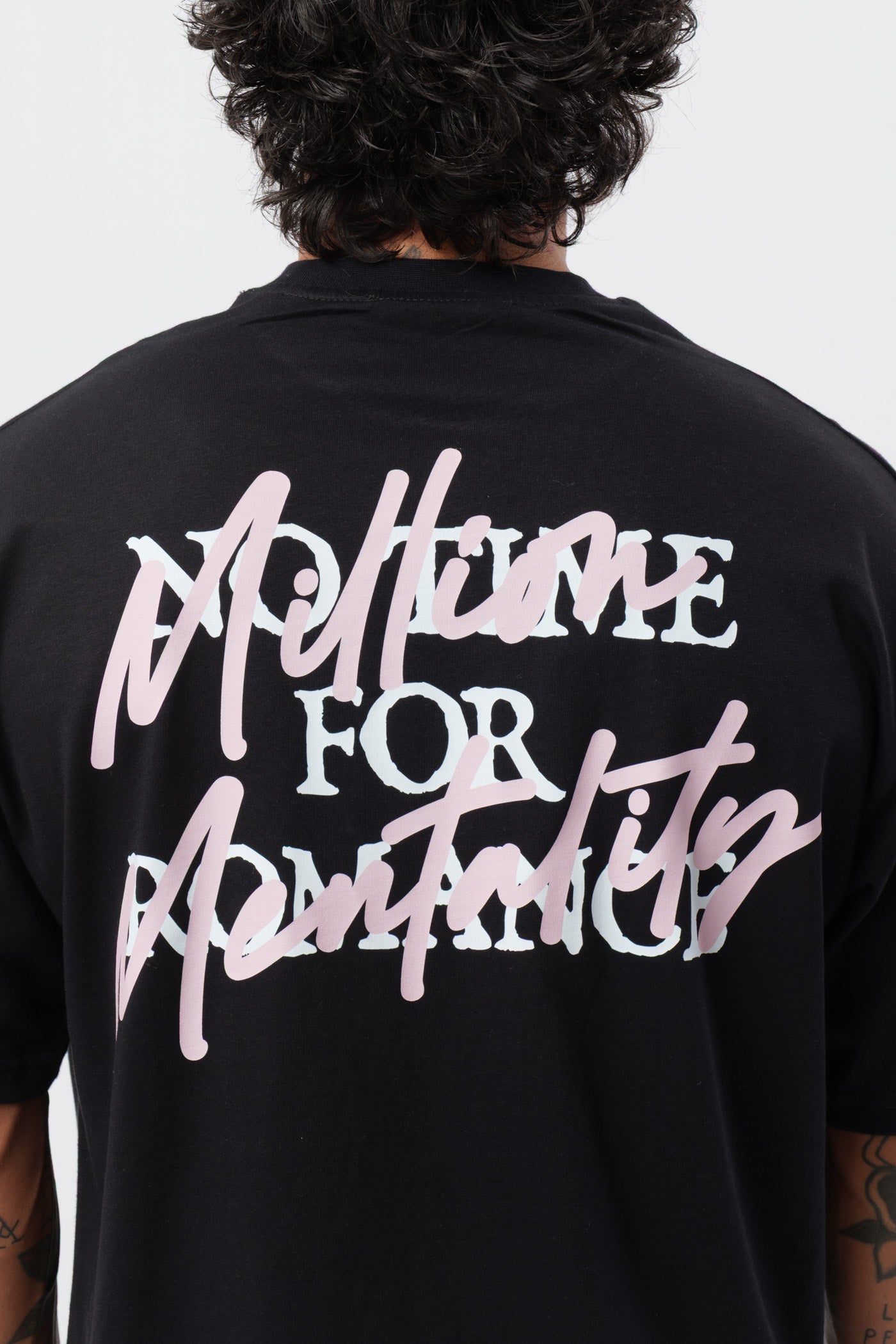 Camiseta Romance Negra