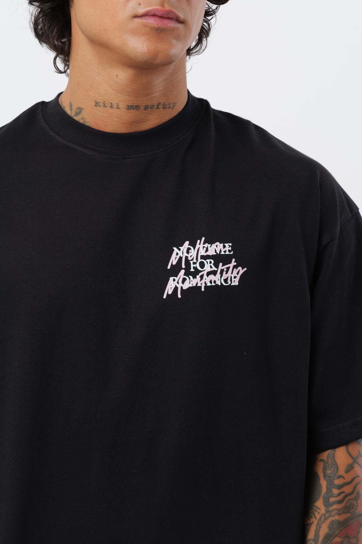 Camiseta Romance Negra