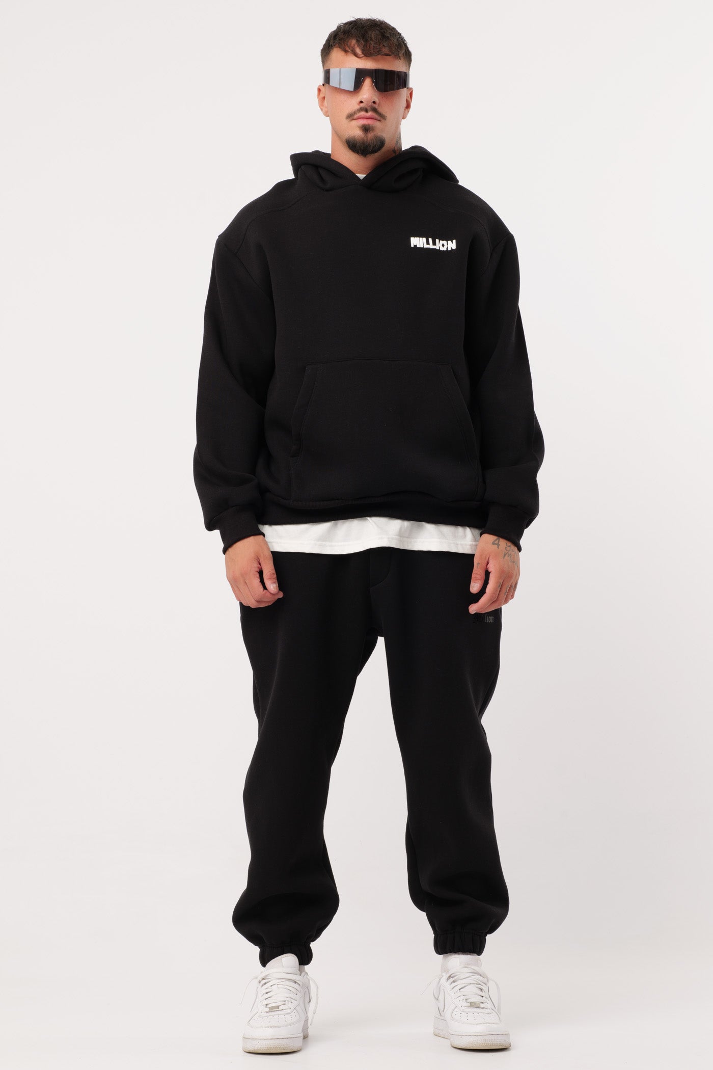 Sudadera Blanca Lonely Negra
