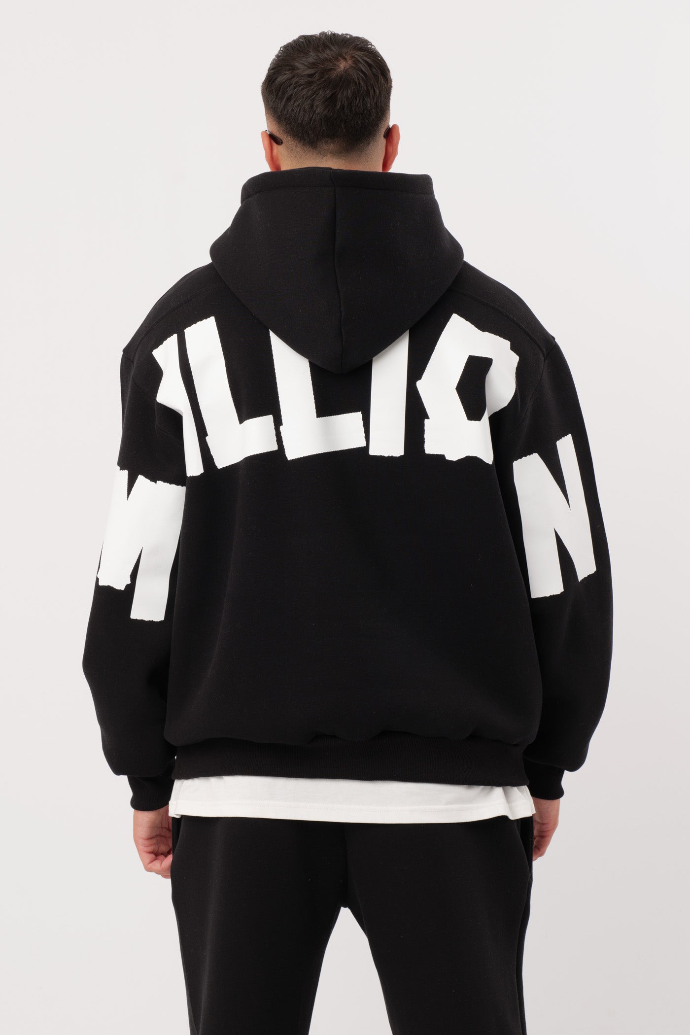 Sudadera Blanca Lonely Negra