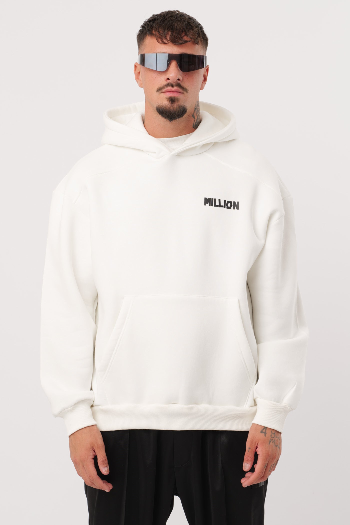 Sudadera Negra Lonely Blanca