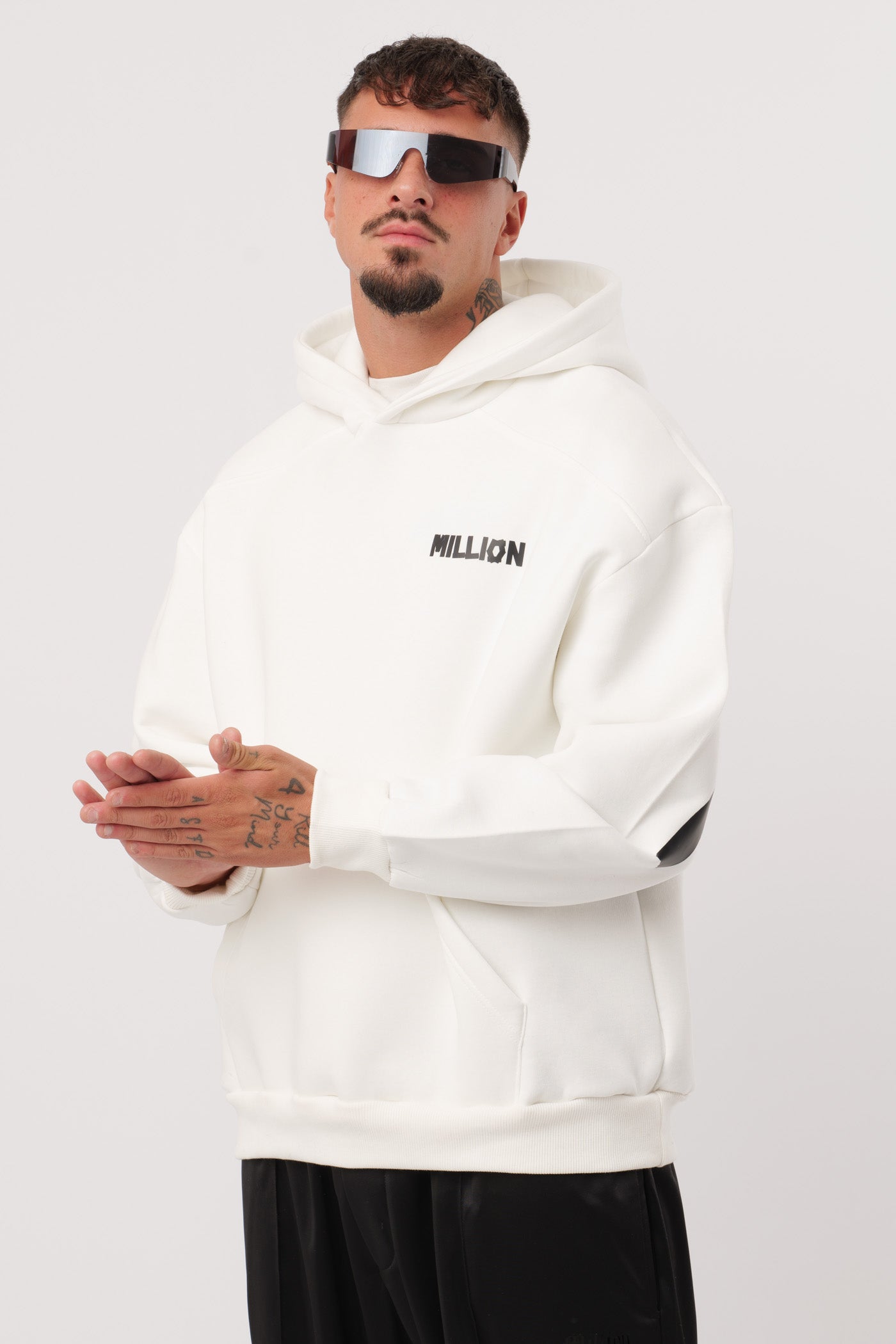Sudadera Negra Lonely Blanca