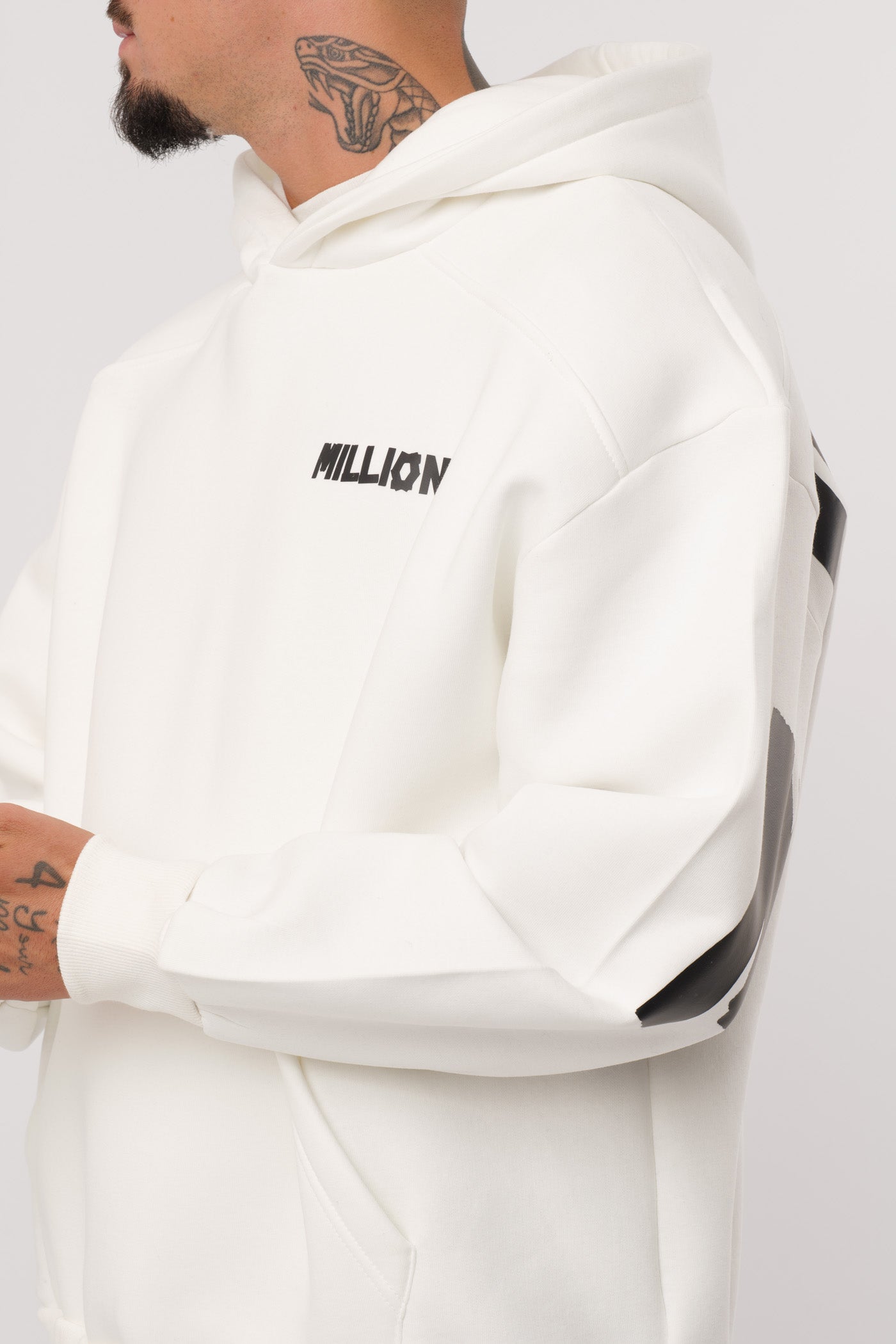Sudadera Negra Lonely Blanca