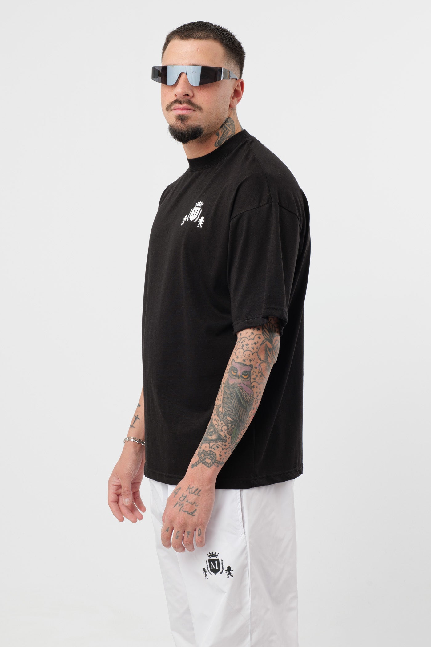 Camiseta Negra con Logo Negro
