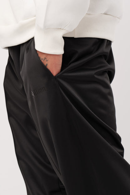 Pantalón de Acetato Negro con Nervios